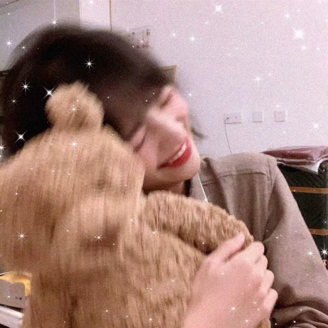 夏日天空的那匹红马